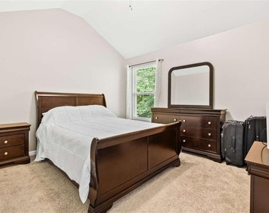 7155 Laurel Creek Drive - Photo Thumbnail 14