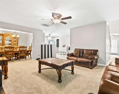 7155 Laurel Creek Drive - Photo Thumbnail 6