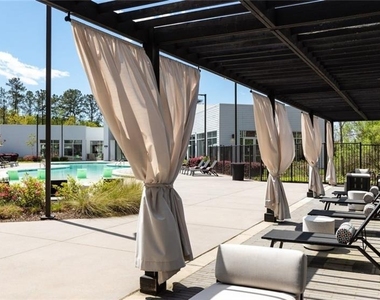 550 Northridge Parkway - Photo Thumbnail 13
