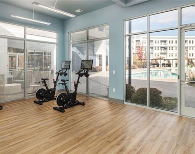 550 Northridge Parkway - Photo Thumbnail 21