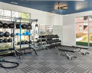 550 Northridge Parkway - Photo Thumbnail 20