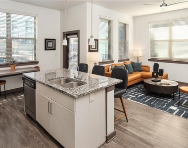 550 Northridge Parkway - Photo Thumbnail 3