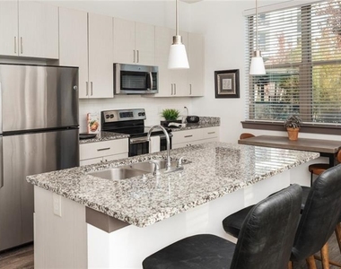 550 Northridge Parkway - Photo Thumbnail 1