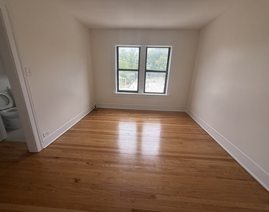 7351 N Damen Avenue - Photo Thumbnail 13