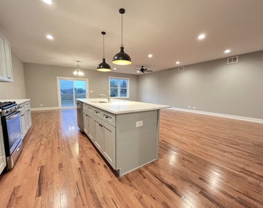972 Meadow Lane - Photo Thumbnail 6