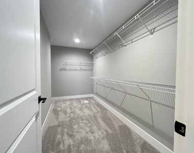 972 Meadow Lane - Photo Thumbnail 15