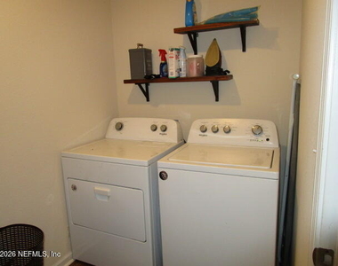 9056 Tahoe Lane - Photo Thumbnail 10