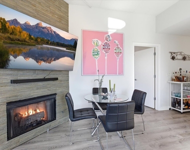 1155 W Madison Street - Photo Thumbnail 7