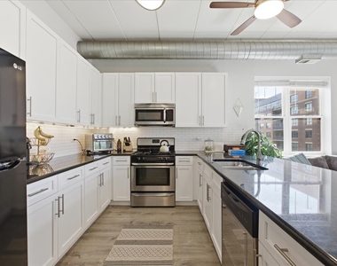 1155 W Madison Street - Photo Thumbnail 2
