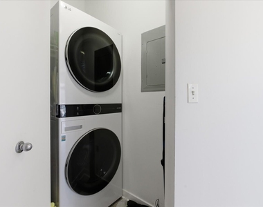 1155 W Madison Street - Photo Thumbnail 8