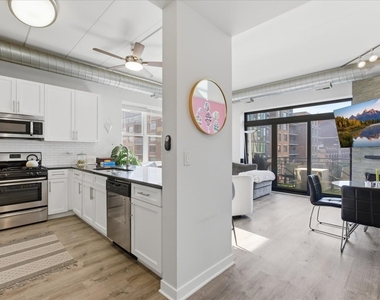 1155 W Madison Street - Photo Thumbnail 3