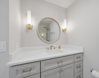 70 W Burton Place - Photo Thumbnail 11