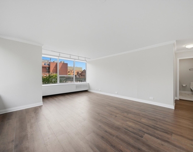 70 W Burton Place - Photo Thumbnail 9