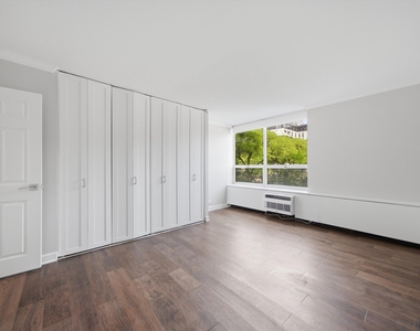 70 W Burton Place - Photo Thumbnail 14