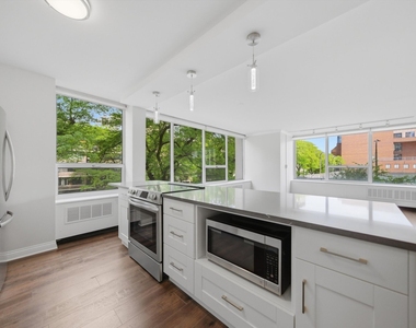 70 W Burton Place - Photo Thumbnail 8
