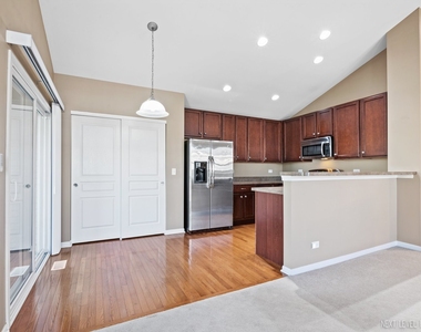 260 Devoe Drive - Photo Thumbnail 5