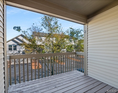 260 Devoe Drive - Photo Thumbnail 7