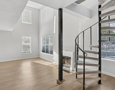 1113 Powers Ferry Place - Photo Thumbnail 13