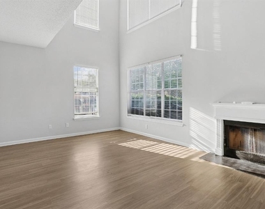 1113 Powers Ferry Place - Photo Thumbnail 10