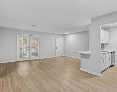 1113 Powers Ferry Place - Photo Thumbnail 4