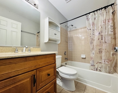 7037 Yorkshire Drive - Photo Thumbnail 7