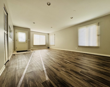 7037 Yorkshire Drive - Photo Thumbnail 2