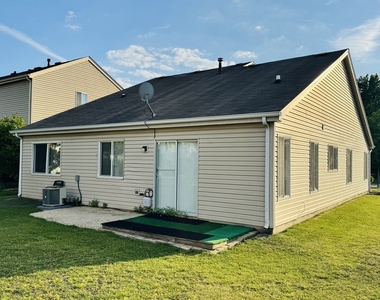 7037 Yorkshire Drive - Photo Thumbnail 11