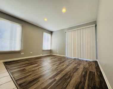 7037 Yorkshire Drive - Photo Thumbnail 3