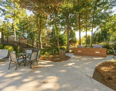 8 Cumberland Way - Photo Thumbnail 16