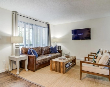 8 Cumberland Way - Photo Thumbnail 3
