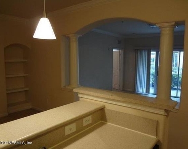 8290 W Gate Parkway - Photo Thumbnail 4
