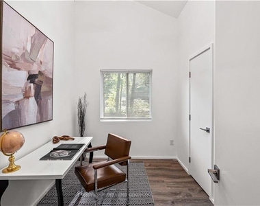 1111 Hillcrest Drive Se - Photo Thumbnail 5