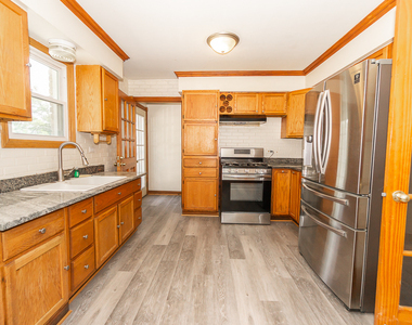 649 S Wisconsin Avenue - Photo Thumbnail 4