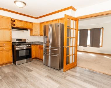 649 S Wisconsin Avenue - Photo Thumbnail 5