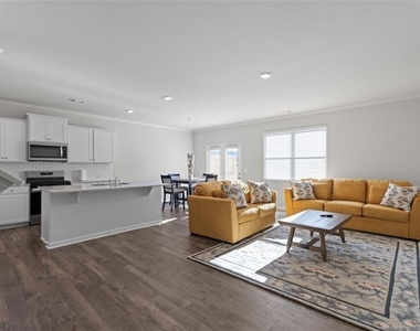 2203 Blue Monarch Drive - Photo Thumbnail 3