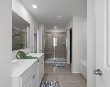 2203 Blue Monarch Drive - Photo Thumbnail 21