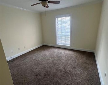 6851 Roswell Road - Photo Thumbnail 18