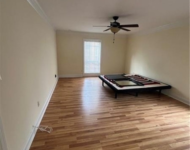 6851 Roswell Road - Photo Thumbnail 17