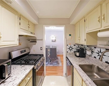 6851 Roswell Road - Photo Thumbnail 16