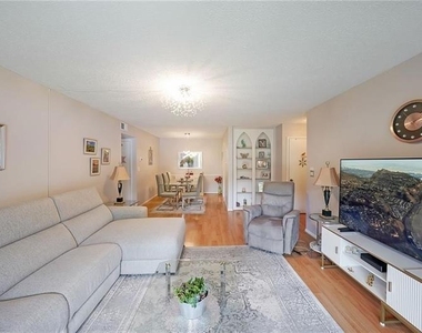 6851 Roswell Road - Photo Thumbnail 12