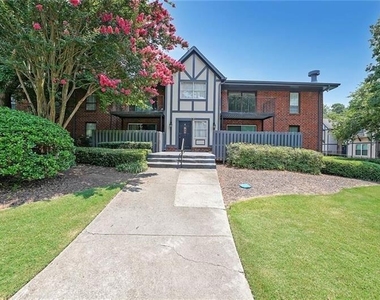 6851 Roswell Road - Photo Thumbnail 5