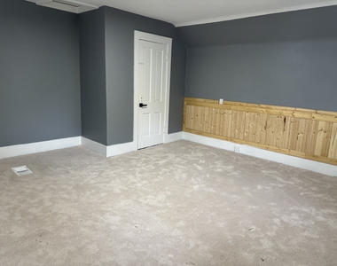 1716 W 7th Street - Photo Thumbnail 6