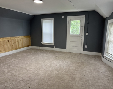 1716 W 7th Street - Photo Thumbnail 5