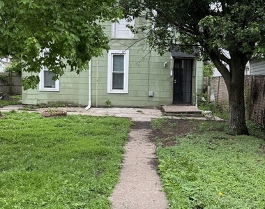 1716 W 7th Street - Photo Thumbnail 14