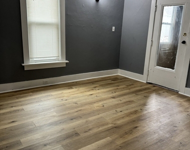 1716 W 7th Street - Photo Thumbnail 2