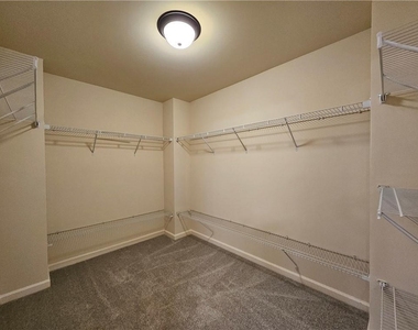 3155 Stonecrest Drive - Photo Thumbnail 15