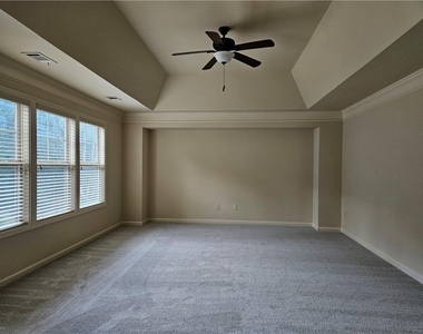 3155 Stonecrest Drive - Photo Thumbnail 12