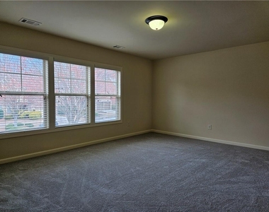 3155 Stonecrest Drive - Photo Thumbnail 21