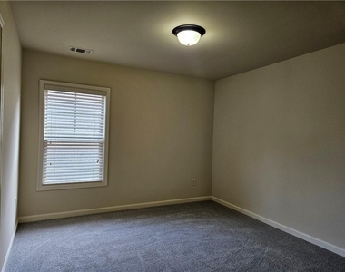 3155 Stonecrest Drive - Photo Thumbnail 18
