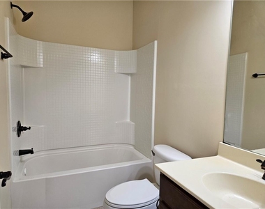 3155 Stonecrest Drive - Photo Thumbnail 20